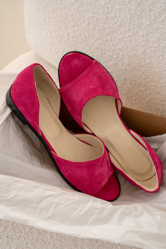 Елегантні рожеві замшеві балетки з чорним каблуком