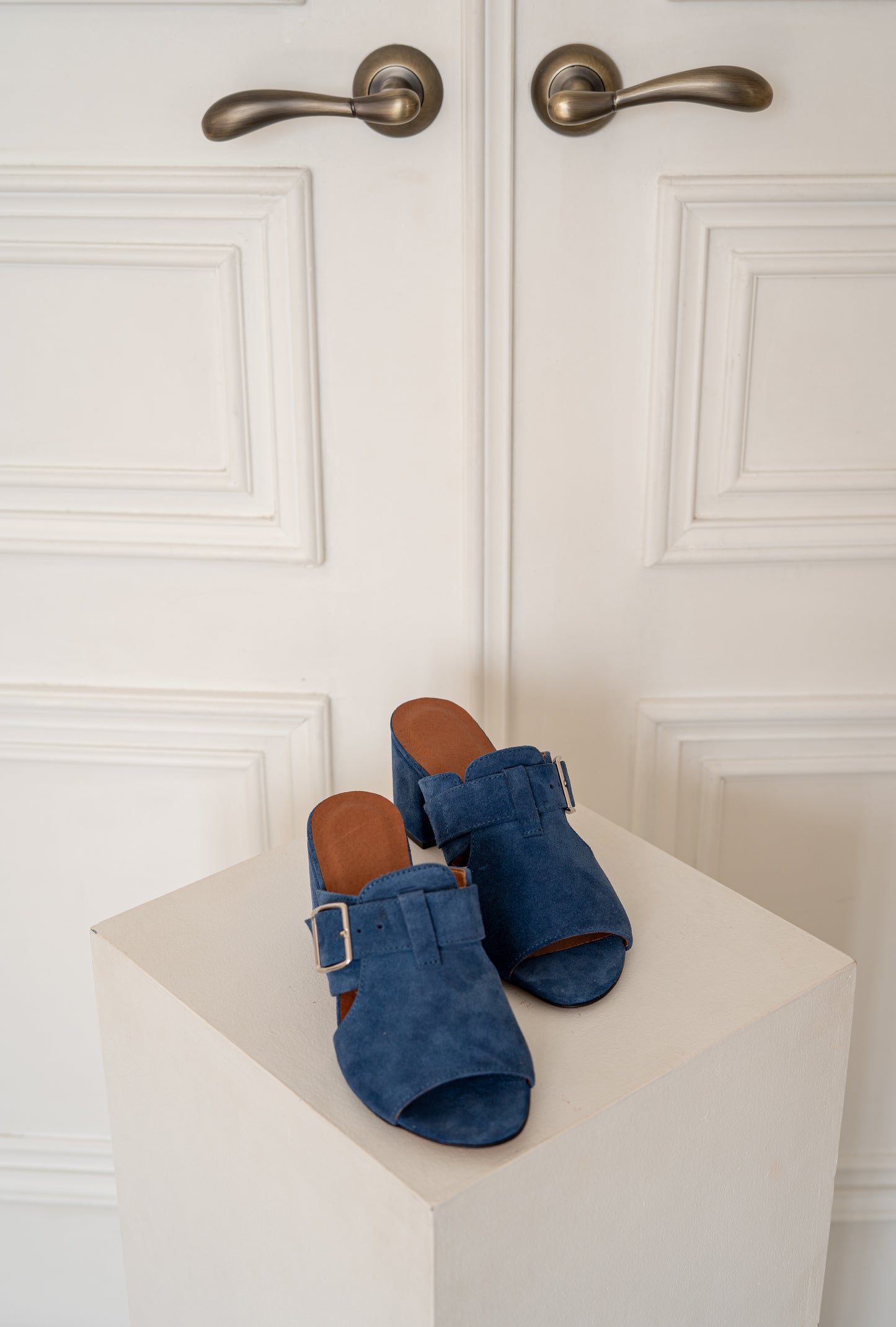 Blue Suede Heels with Elegant Design