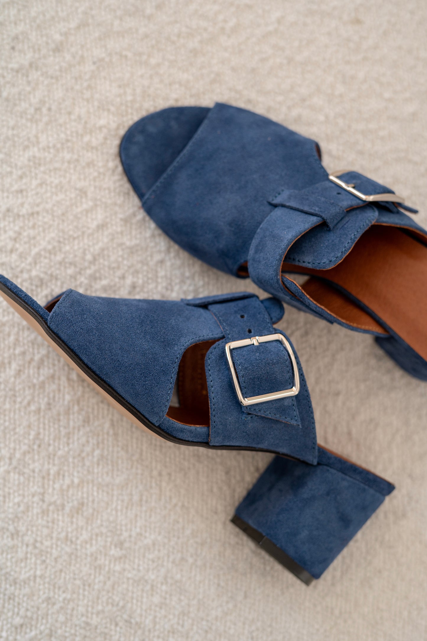 Blue Suede Heels with Elegant Design