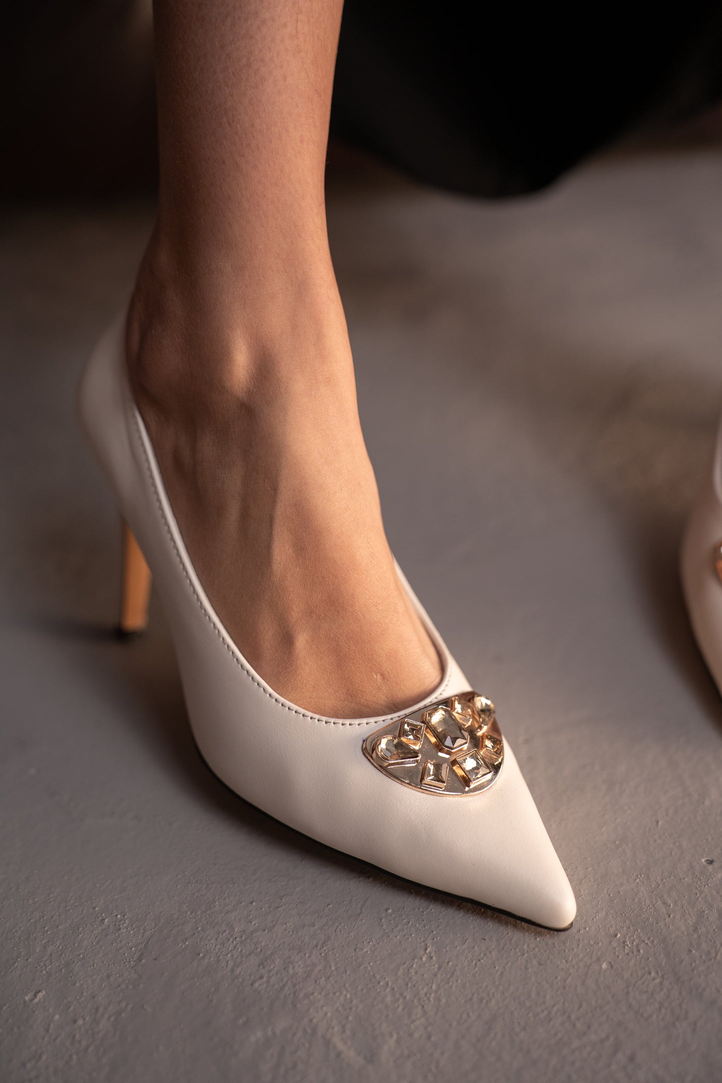 Туфлі-човники з золотим акцентом (Ivory)